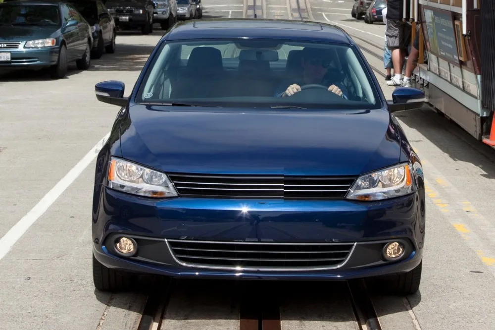 2011_volkswagen_jetta_sedan_sel_f_oem_1_1280