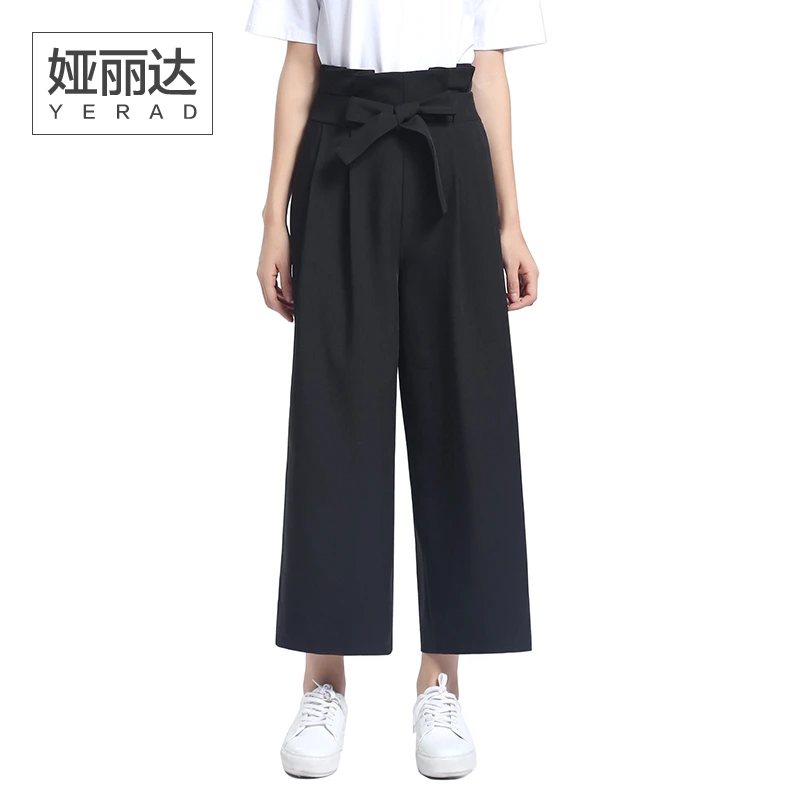 calças largas pretas