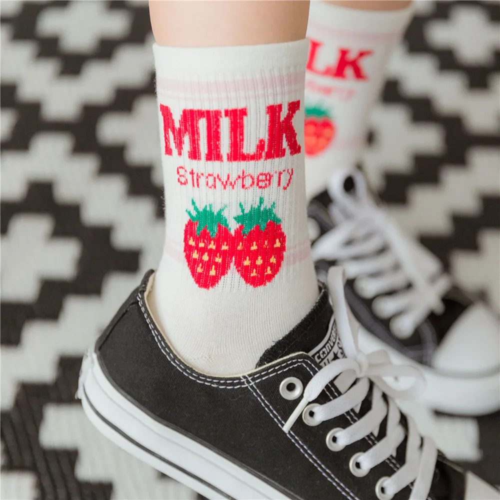 

2018 Spring Milk Strawberry Women Socks Fashion Sweet Cartoon Socks Summer Autumn Winter Cotton Print Letter Socks