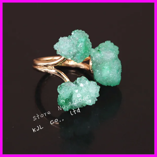 

1pcs fashion natural green crystal rhinestore druzy three rose shape stone pendant ring gems stone pendant gold 24k plated ring