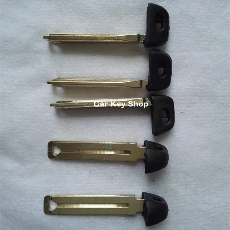 Запасной Аварийный ключ для Toyota Corolla Camry Prius Smart Key Blade