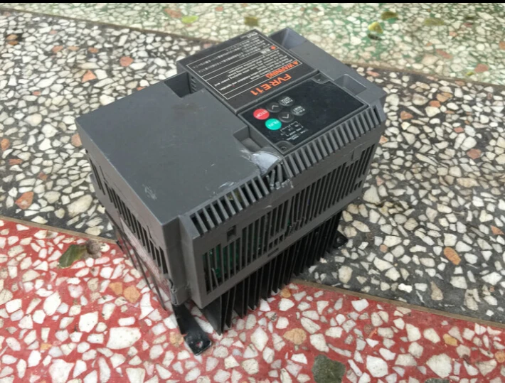 Инвертор FVR3.7E11S-2 3.7KW В 220 В тестовпосылка хороший, использовать
