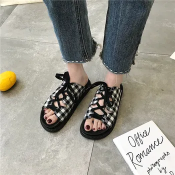 

2019 summer new Korean version of the lattice lace flat sandals wild students thick women's sandals.