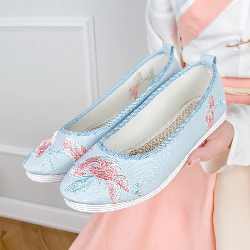 

Rimocy Chinese Traditional embroidery floral shoes woman 2019 autumn fashion slip on flat heels casual shoes woman Loafers shoes