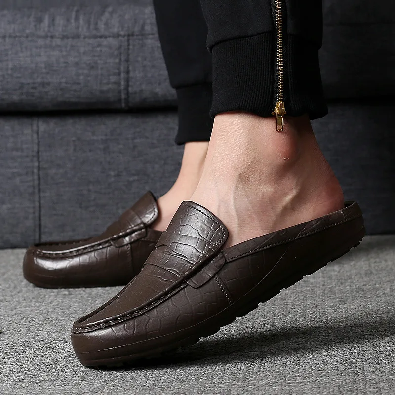 

Men New Slippers Fashion Round Toe Leather Mules Shoes Flat Slides Summer Beach Flip Flop Outside Slip Male Casual Slippers