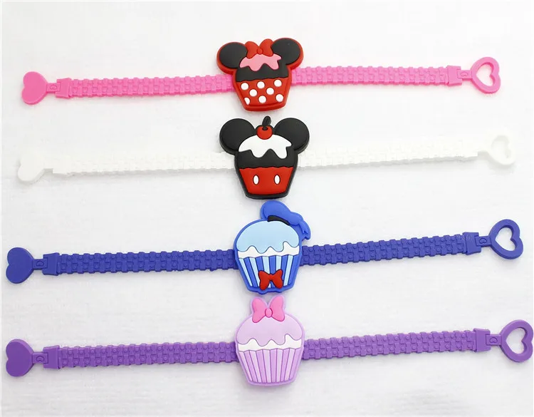 20pcs/lot Cartoon Mickey Minnie Duck Silicone Wristband Kids Bracelet Party Costume Birthday Party Take-home Favor Gift Goodie