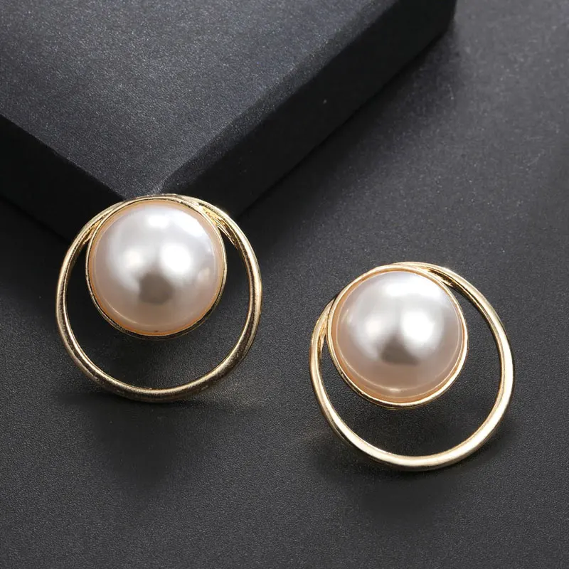 

Fashion Gold Round Simulated Pearls Earrings Simple Stud Earrings for Women Hanging Two Circles Pearl Wedding Earrings Baroque