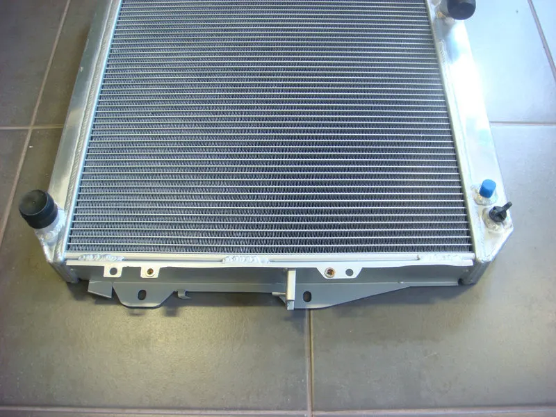 Алюминиевый радиатор+ кожух+ вентилятор для TOYOTA SURF HILUX 2,4/2,0 LN130 AT/MT 2 ряда 50 мм
