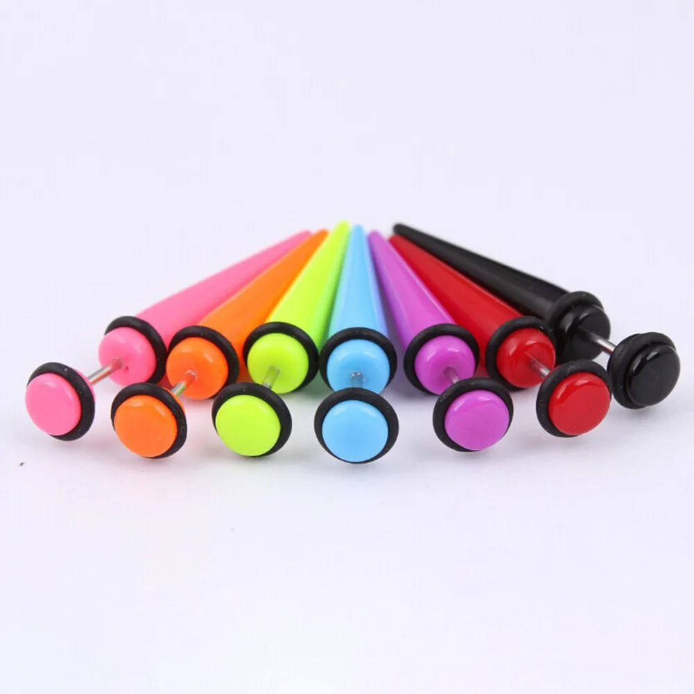 

Mode Style New Design Personality Rivet Taper Spike Stud Earrings For Women and Men Cone Punk Rock Gothic Fashion Jewelry Gift