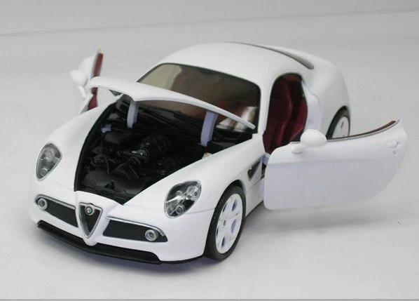 New Alfa Romeo 8C competizione 1:24 Alloy Diecast Car Model Toy
