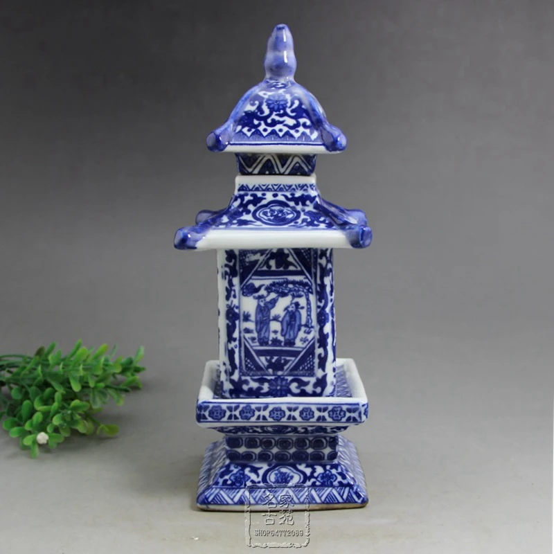 

Exquisite blue and white porcelain jar shaped storage tank Qianlong antique porcelain of Ming and Qing Dynasties Home Furnishing