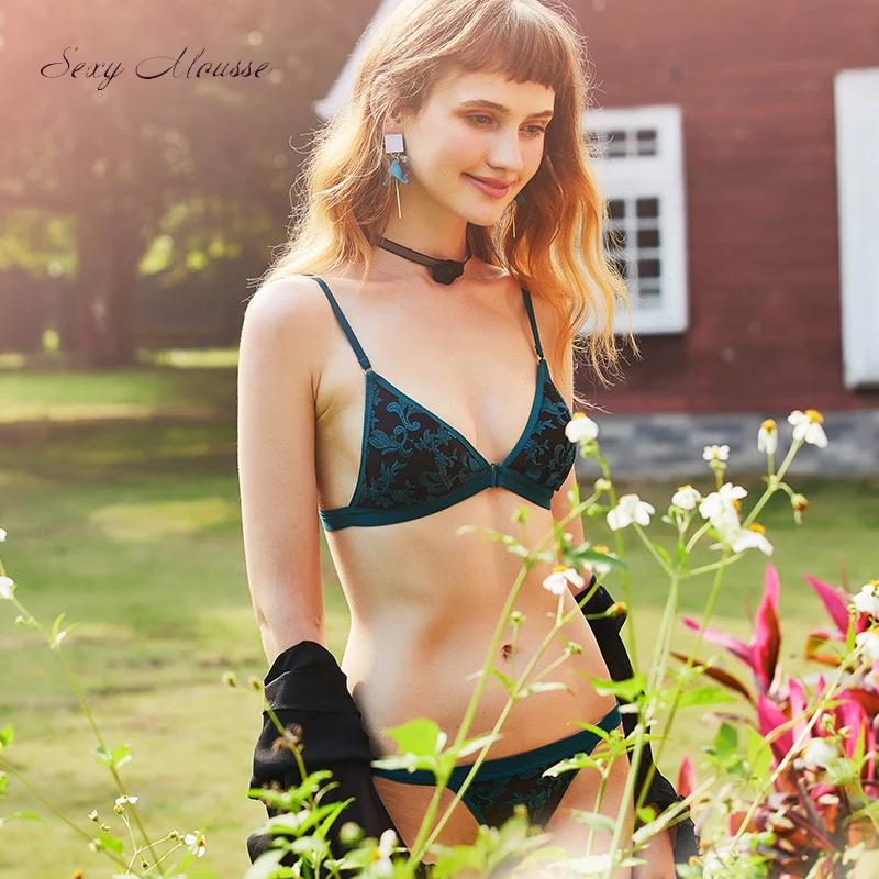 

sexy mousse bralette seamless sexy bra and briefs sets embroidery floral mesh pants back lace front closure black blue