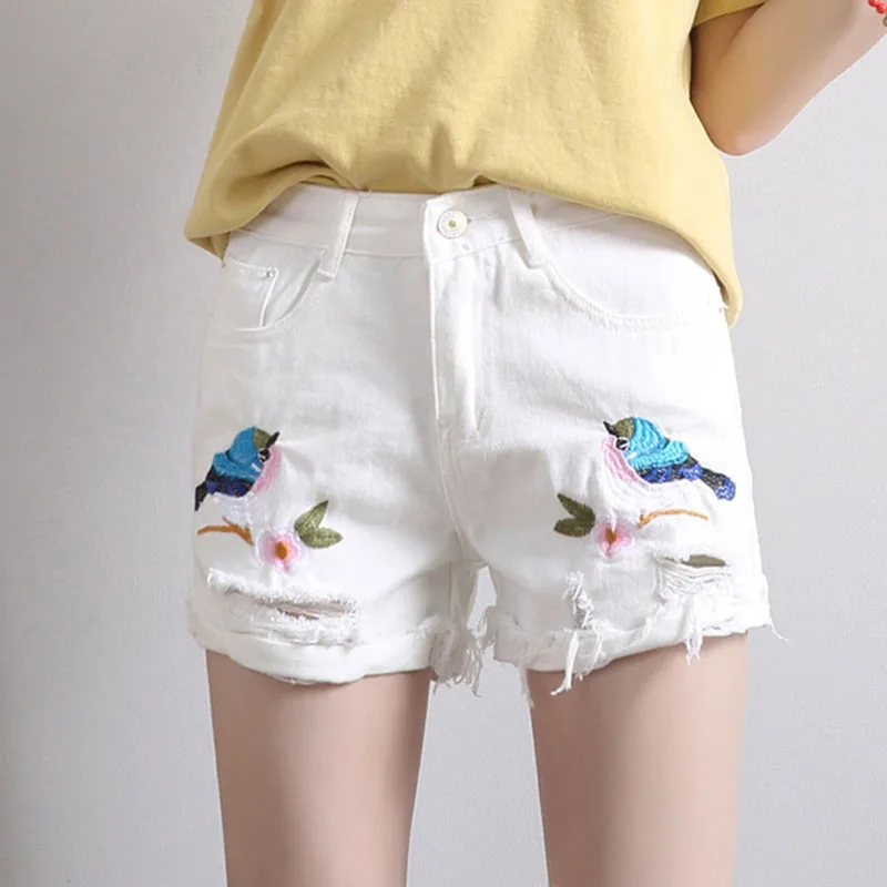 

2017 Hot Vogue Women Denim Shorts Empire Embroidery Hole Cuffs Washed Denim Shorts Loose Wide Leg Shorts Cute Girl Jeans Shorts