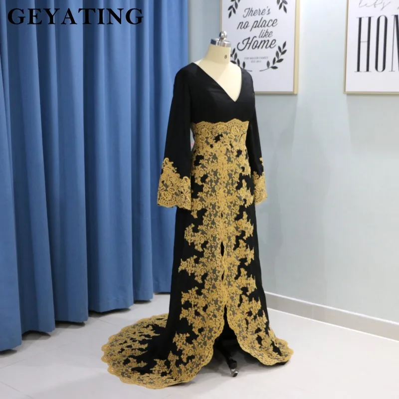 Saudi Arabic Black Evening Dresses Long Sleeves Gold Lace Applique Sexy V-neck Side Split Dubai Prom Formal Dress Robe De Soiree