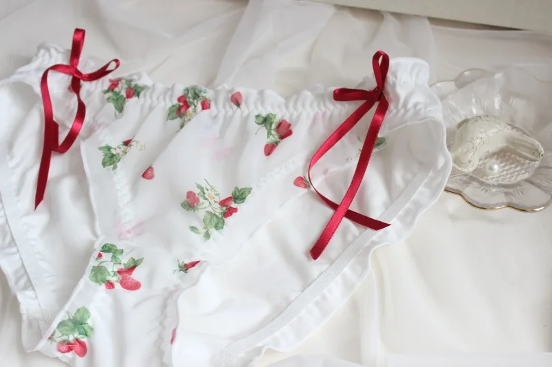Strawberry Print Cute Lovely Style Girls Panties Sweet Soft Sexy Lace Knickers Underwear Princess Chiffon Ruffle Low-rise Briefs
