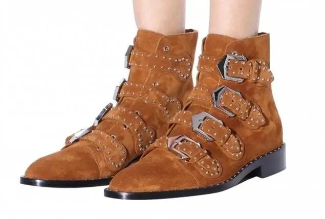 BuonoScarpe/черные ботинки из натуральной кожи с заклепками; Женские ботинки в байкерском стиле с острым носком и металлической пряжкой на ремешке; женские модные ботильоны в стиле панк - Цвет: Коричневый