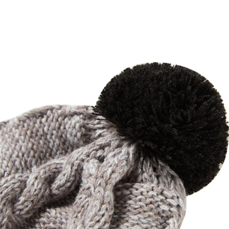 knitted-hat-gray-print-cap-detail1