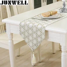 Junwell moda moderna mesa Runner Nylon Vintage tapete Jacquard de tela de mesa con borlas calado de corredor de la tabla de