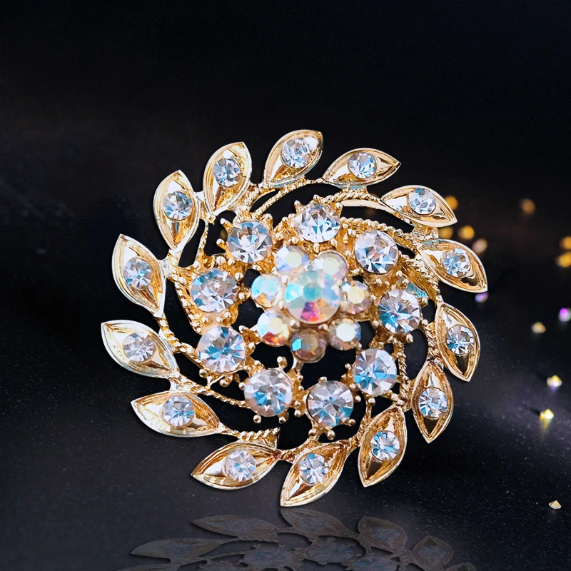 Factory Direct Sale Classic Crystal Rhinestones Flower Brooch Pins For