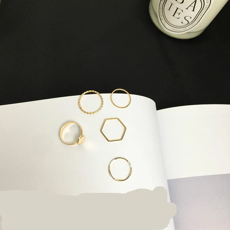 

Set Punk Wholesale Sales 2018 Fashion New Ring Personality Simple Wave Irregular Tail Ring 5 Piece Suit Ladies Ring Simple