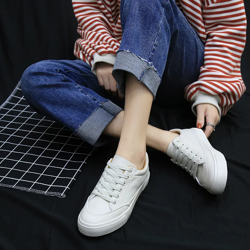 Women Skateboarding Shoes Sport Light Weight White Sneakers Outdoor Athletic Breathable Lace Up High Quality Shoes Woman