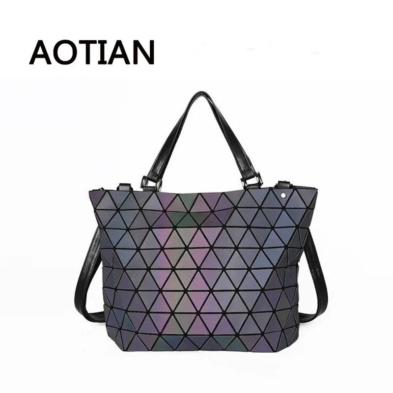 

2018 Luxury Handbags Designer Fashion Women Bag Folded Shoulder Clutch Geometric Reflected Light Bags for Women Bao Bags Handbag