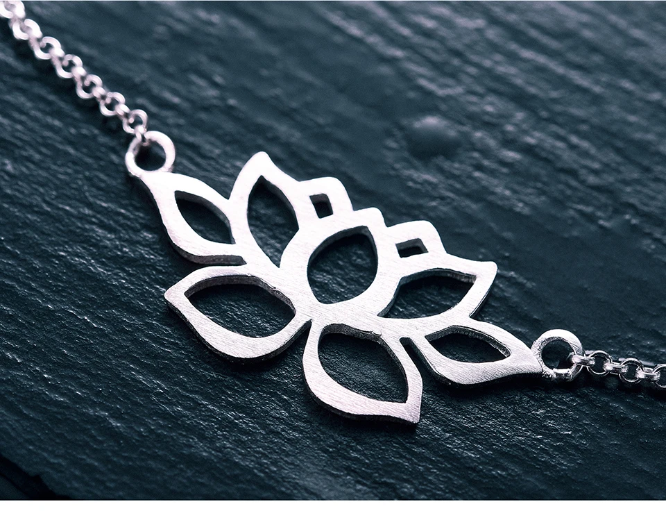 LFJG0009-Hollow-out-Lotus-Flower-Bracelet_07