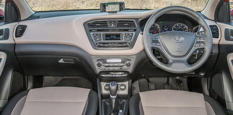 hyundai-i20-2015-interior-wallpaper-3
