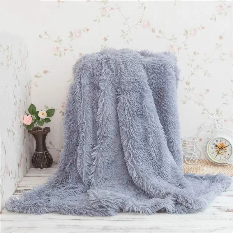 

New Blanket Double-layer Carpet Crystal Velvet Plush Blanket Multi-function Blanket Single Lunch Break Blanket