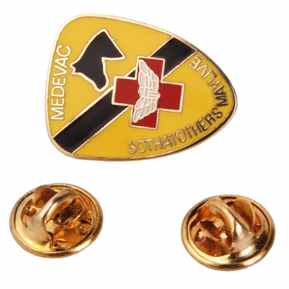 

US ARMY 1ST CAVALRY DIVISION MEDEVAC HAT LAPEL PIN METAL BADGE