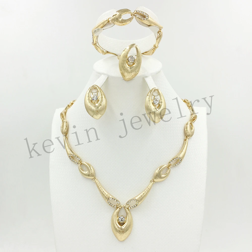 

2016 new dubai Gold Plated Jewelry Sets 18K Costume Big Jewelry Set Design Nigerian Wedding African Beads Jewelry Sets of women