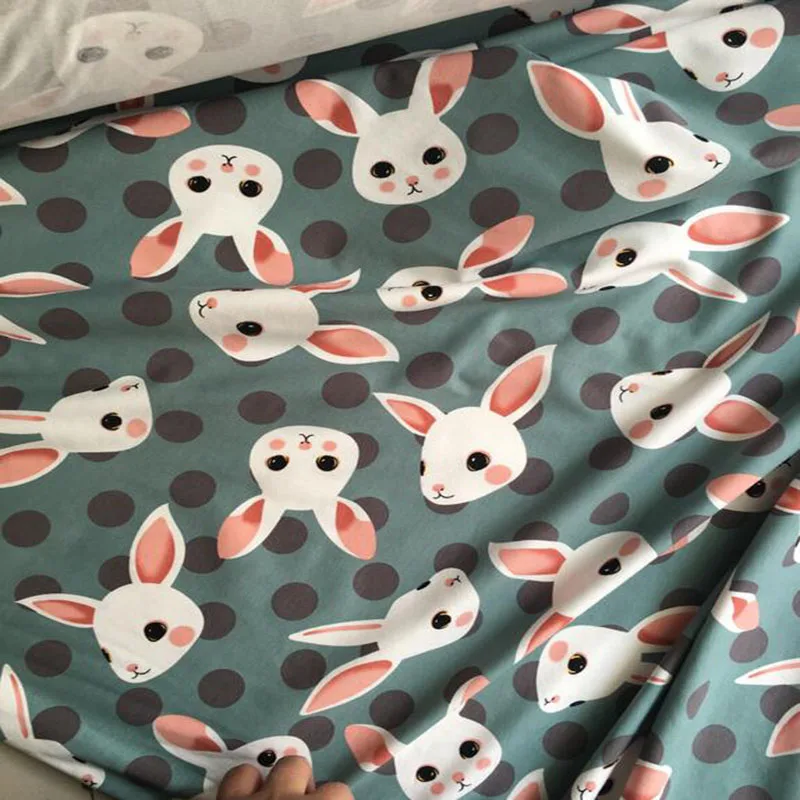 Хорошее качество кролик мультфильм ткань хлопок/лайкра трикотажная ткань стрейч кролик печатных хлопок ткань DIY шитье одежда для малышей платье