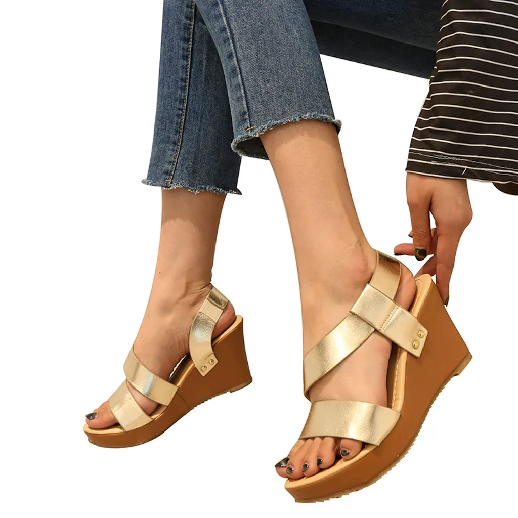 Женские туфли на танкетке; женские модные босоножки на платформе с перекрестными ремешками на лодыжке; обувь в римском стиле; однотонные туфли с открытым носком