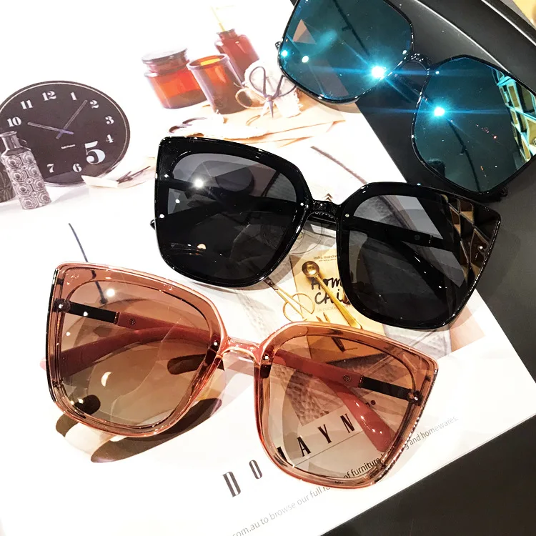 10474023441_1439884036