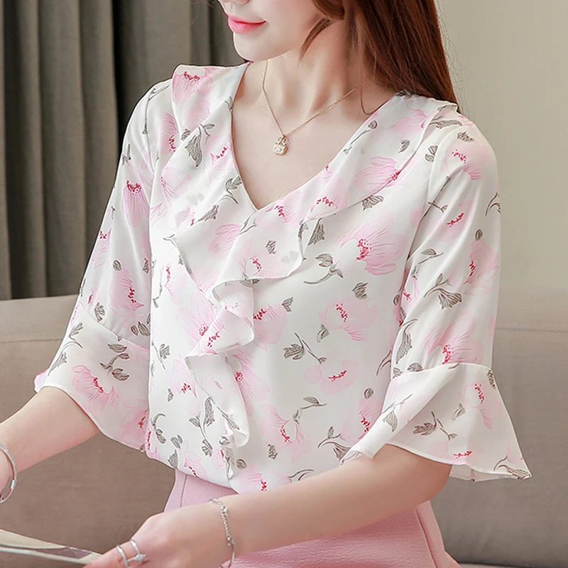 

Floral print chiffon Lady shirt 2019 new summer short-sleeved women blouse Flare sleeves all-match v-neck ruffled shirts Female