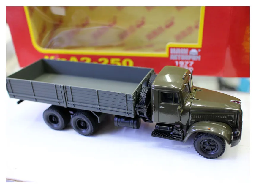 Коллекционная литая игрушка модель в подарок масштабе 1:43 Советский Союз