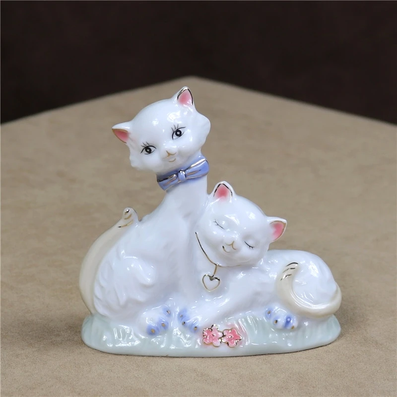 

Cute Porcelain Kitty Lovers Figurine Decorative Ceramics Cat Miniature Desktop Ornament Gift and Craft Accessories Furnishing