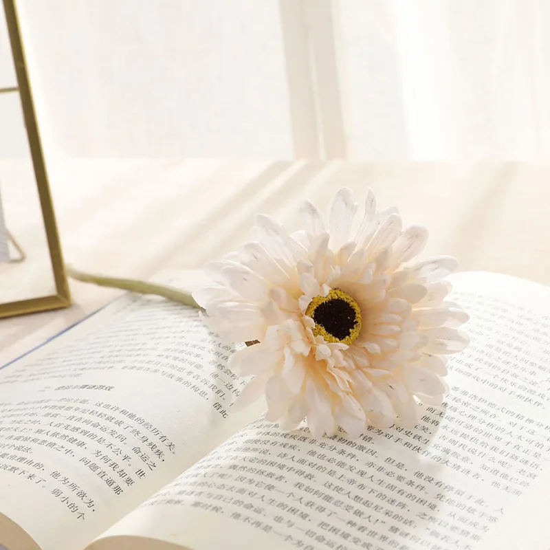 1PCS-Artificial-Flowers-Handmade-Gerbera-Fashion-Home-Garden-Bride-DIY-Wreath-Ornament-Wedding-Banquet-Decoration-Flower (5)
