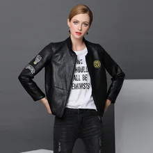 Новинка, замшевая Женская куртка из овечьей кожи, Женская куртка-бомбер с нашивками, мотоциклетная бейсбольная куртка-пилот, Женская байкерская куртка, пальто, бутик