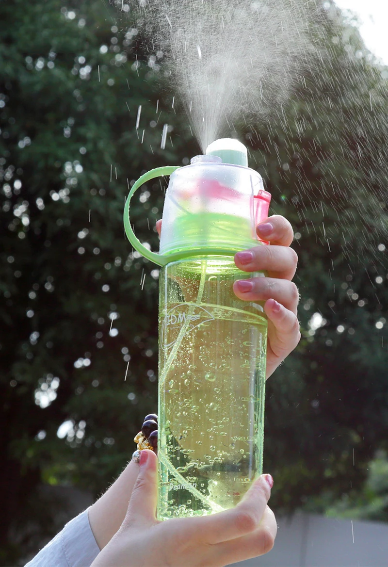 Newest Creative Sports Water Bottle with Spray Function Professional Portable Sports Bottle for Home Outdoor Sports Gym School