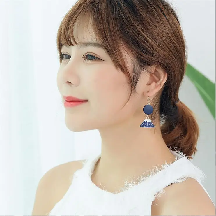 

Brand 2019 New Japanese Geometric Logs Fuji Mountain Earrings Women Temperament Earrings Ear Clips Female Jewelry