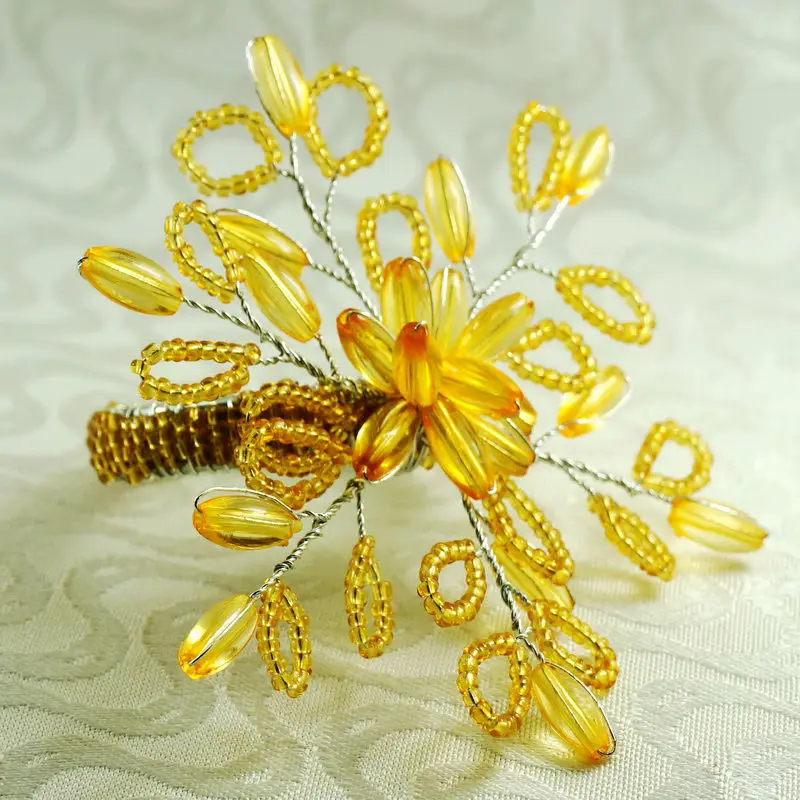 qn16011911 gold crystal with glass beades napkin rings, decoration