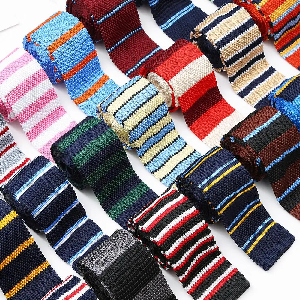 Men/'s black and gold striped narrow woven tie