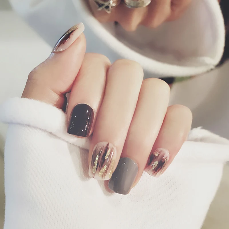 

Summer Beach Elegant False Nail Color Rendering Full Cover Nail Art Tips with Glue Girls Shiny Gold Powder Decoration Fake Nail