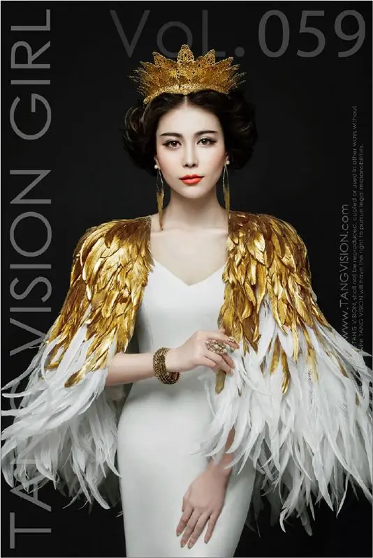 

Customied high Quality Fashion Feather Cloak Party models catwalk COS wedding Magazine shooting props Halloween Sexy Cloaks
