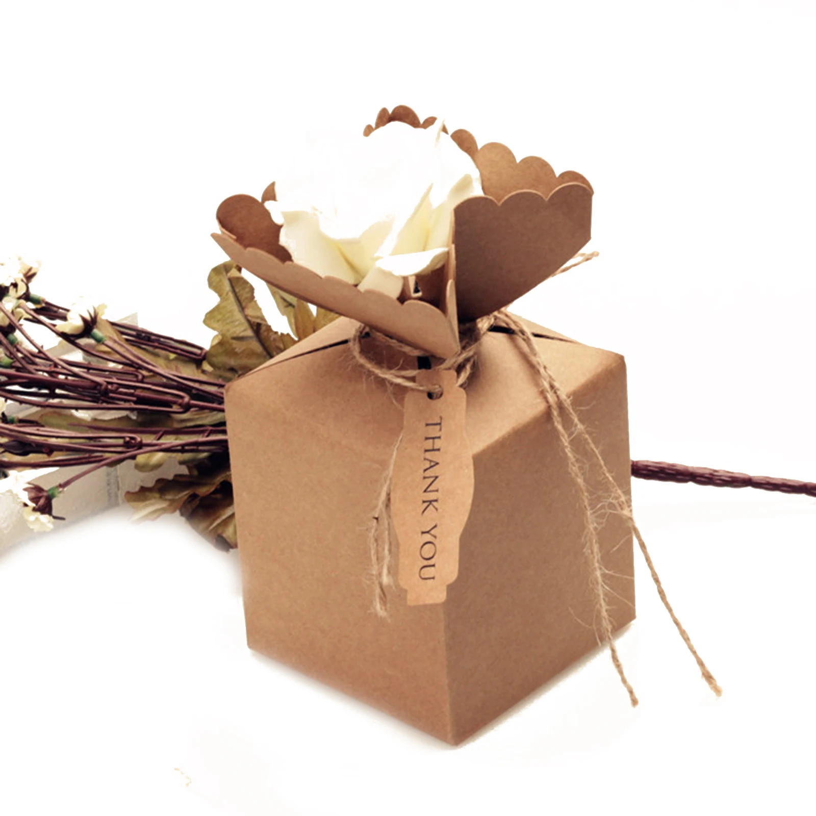 Романтическая бумажная коробка для конфет крафт подарочная упаковка с розовым цветком упаковка для шоколада романтические DIY вечерние свадебные украшения - Цвет: with white flower
