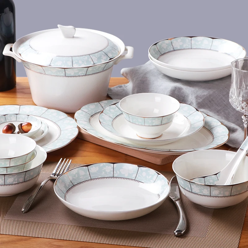 модная посуда 2022-2023. красивые тарелки модные. какие тарелки в моде. стильная посуда для сервировки. столовый сервиз dinnerware east vs west.