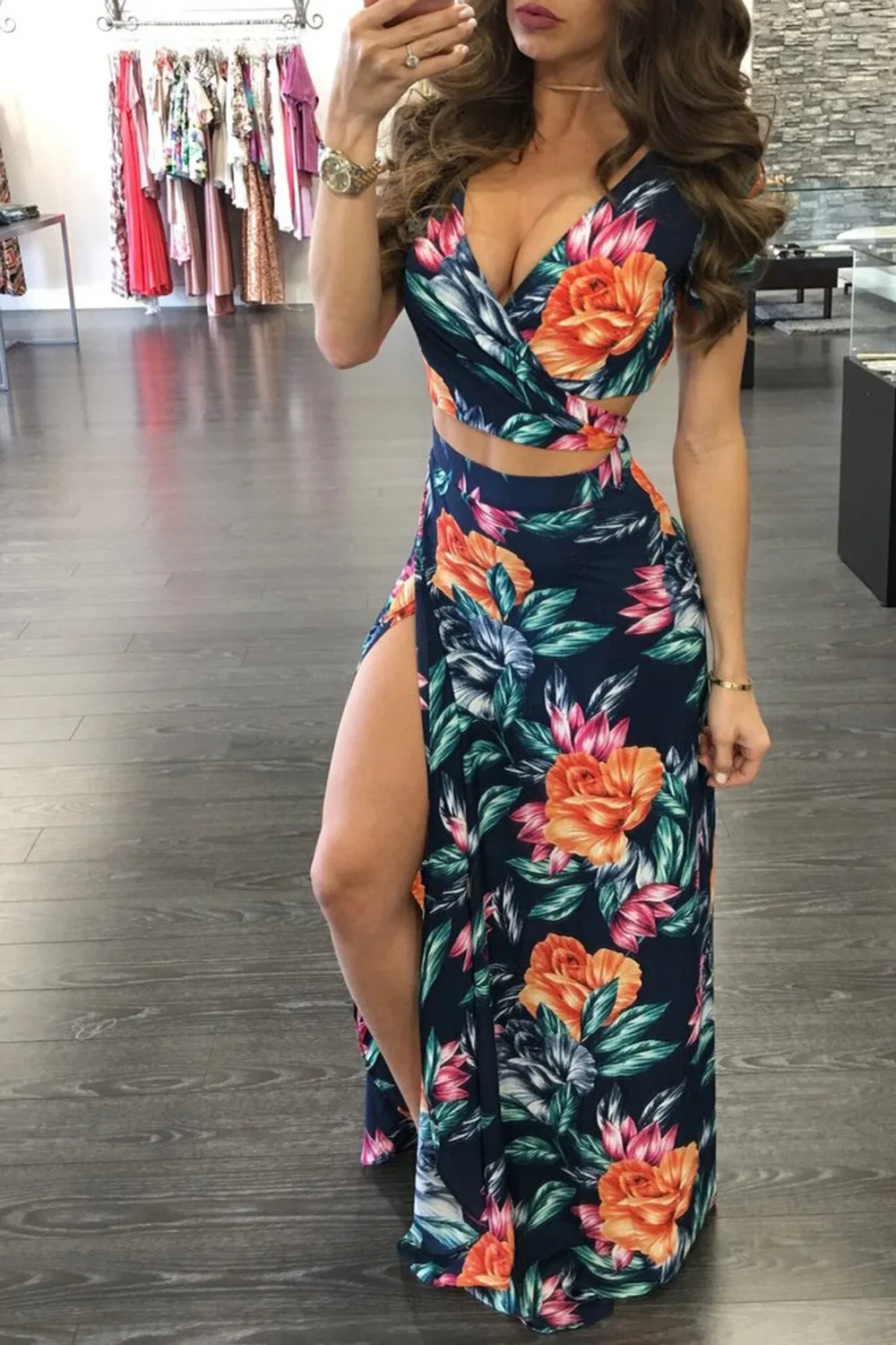(4)