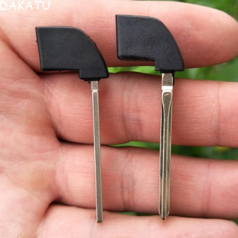 

DAKATU Smart Emergency Key Blade TOY48 Spare Blade for 2013 Toyota Crown RAV4 Camry Reiz Highlander Replacement Remote Key BLade