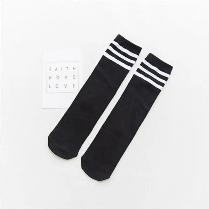 Модные полосатые носки женские хлопковые Гольфы с тремя полосками 4 пары стильные длинные носки для девочек белые FENNASI - Цвет: Black white strip